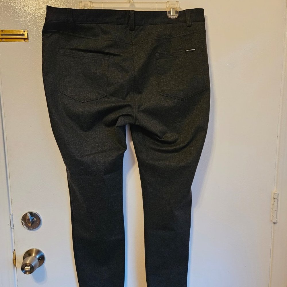 DKNY Jeans Women's Sz XL  Black Stretch Material - Picture 2 of 4